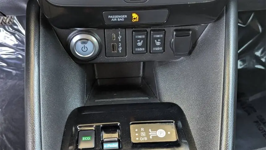 2022 Nissan LEAF 1N4AZ1CV6NC560141
