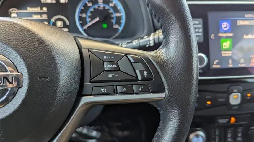 2022 Nissan LEAF 1N4AZ1CV6NC560141