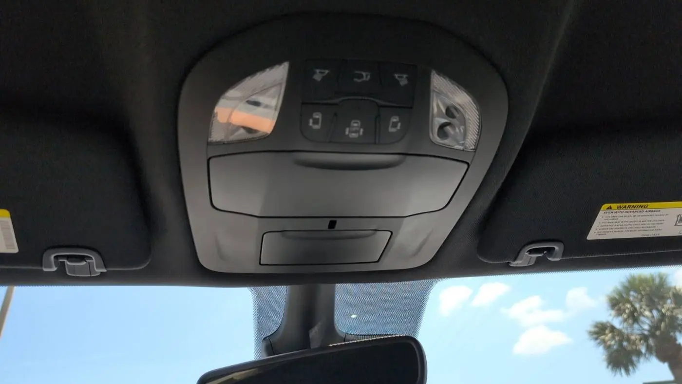 2025 Chrysler Pacifica 2C4RC1S70SR576050