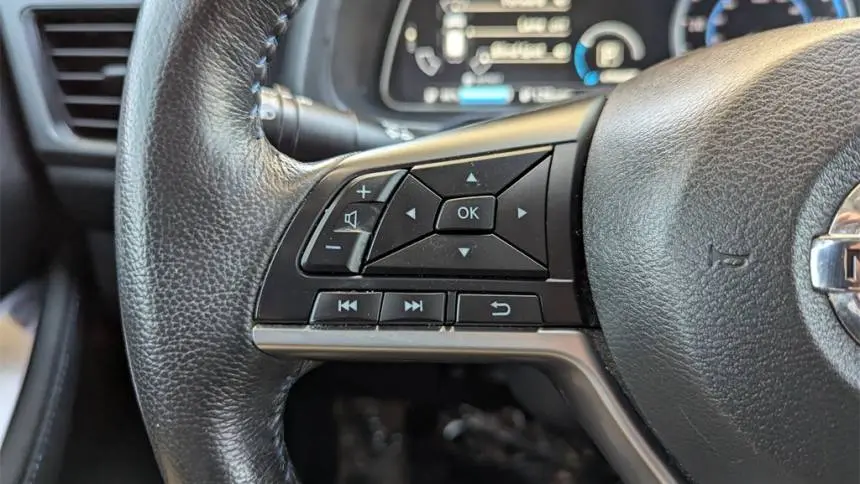2022 Nissan LEAF 1N4AZ1CV6NC560141