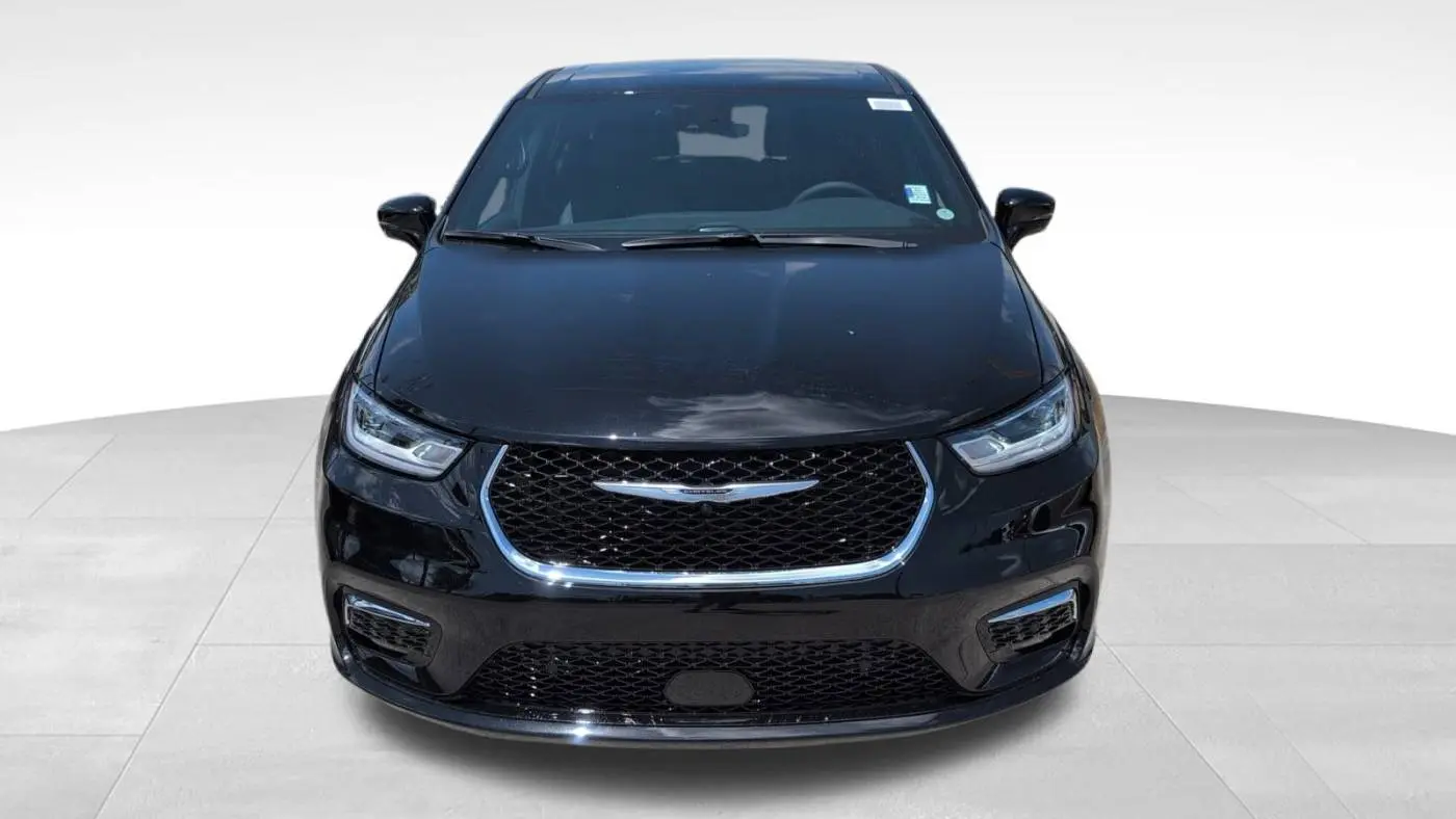 2025 Chrysler Pacifica 2C4RC1S70SR576050