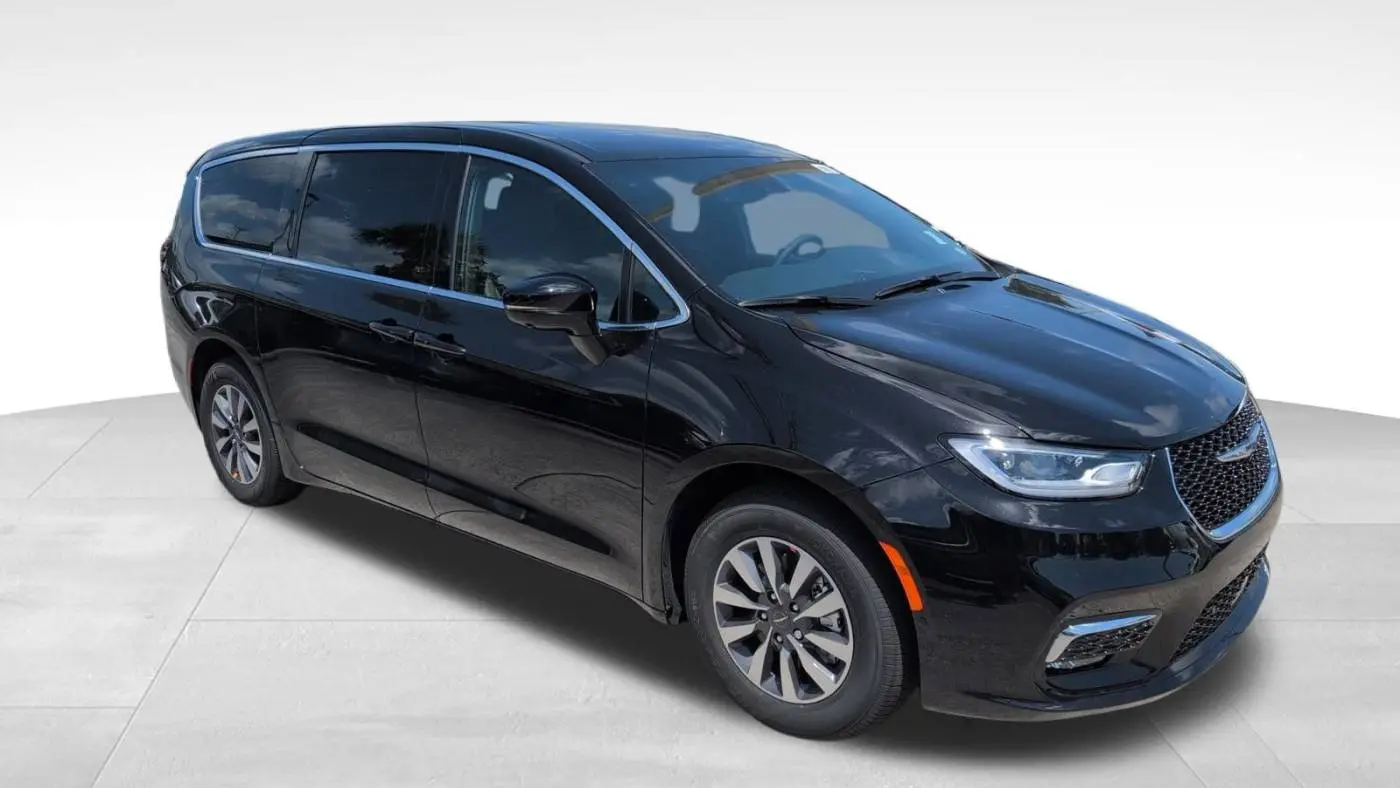 2025 Chrysler Pacifica 2C4RC1S70SR576050