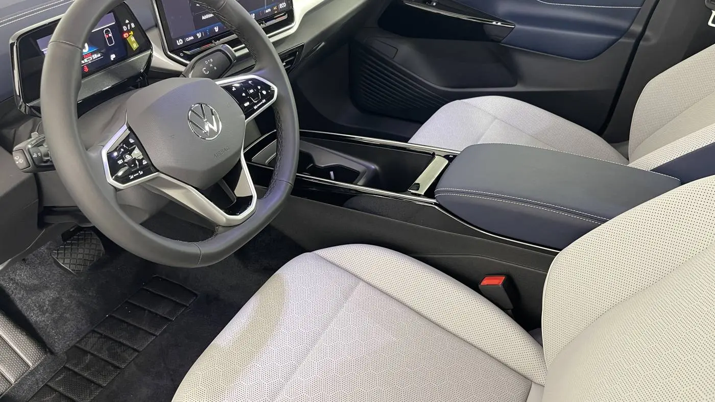 2025 Volkswagen ID.4 1V2WSPE85SC004878