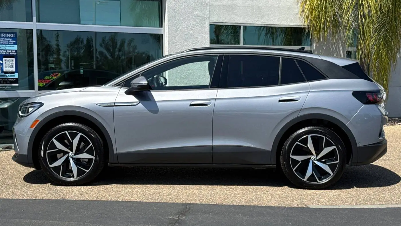 2025 Volkswagen ID.4 1V2VRPE81SC004383