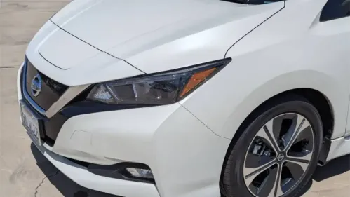 2022 Nissan LEAF 1N4AZ1CV6NC560141