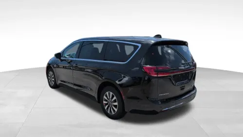 2025 Chrysler Pacifica 2C4RC1S70SR576050