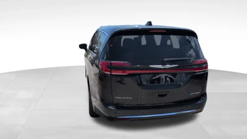 2025 Chrysler Pacifica 2C4RC1S70SR576050