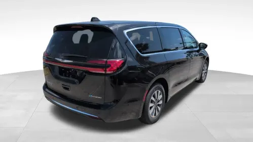 2025 Chrysler Pacifica 2C4RC1S70SR576050