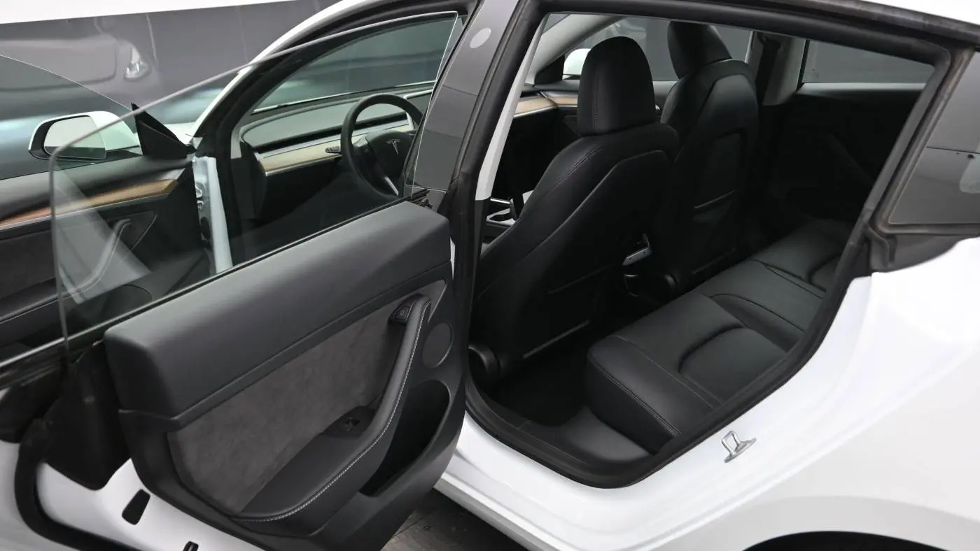 2023 Tesla Model 3 5YJ3E1EA7PF568411