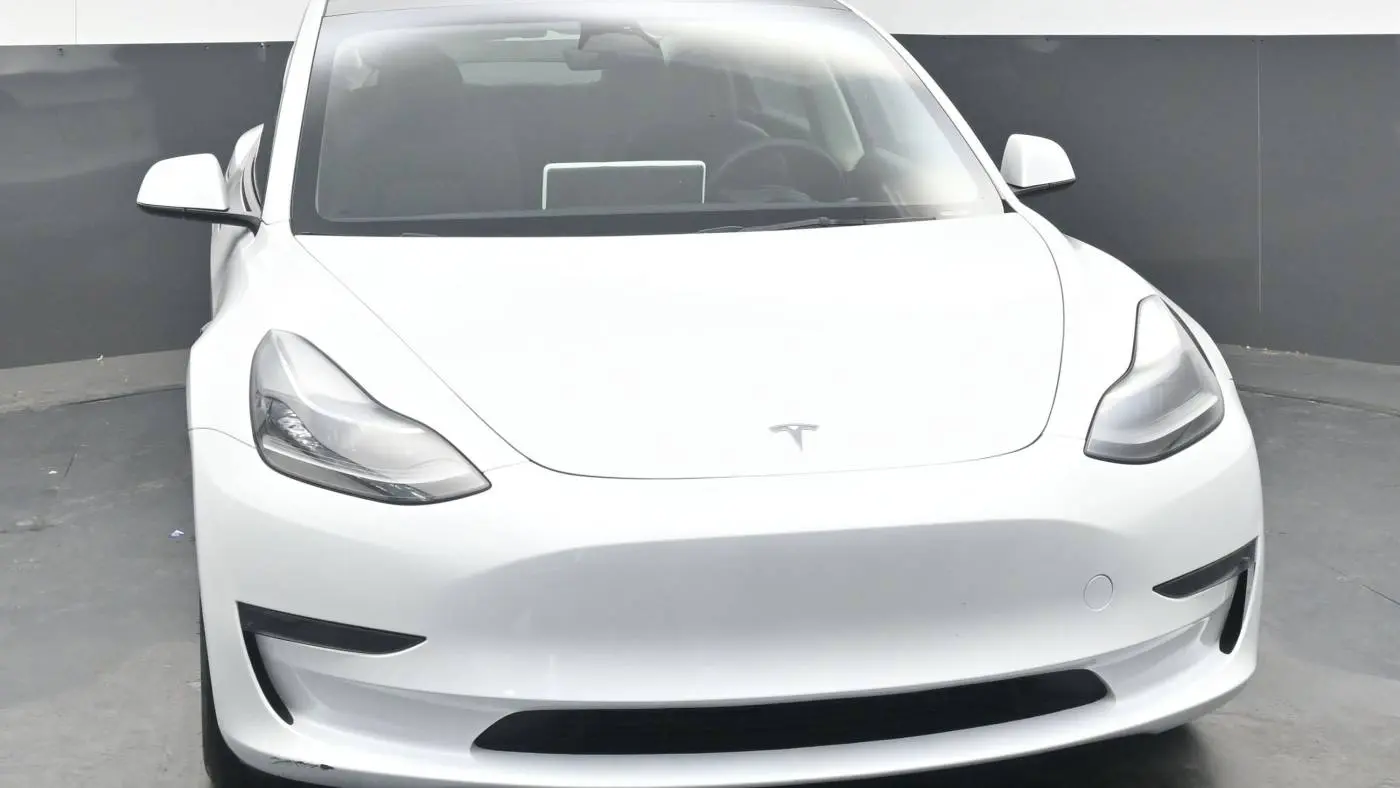 2023 Tesla Model 3 5YJ3E1EA7PF568411