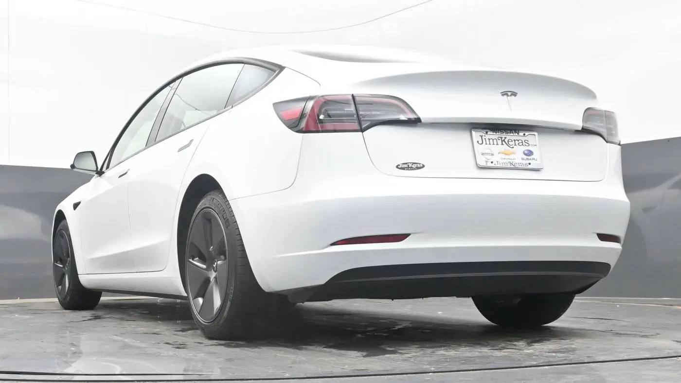 2023 Tesla Model 3 5YJ3E1EA7PF568411