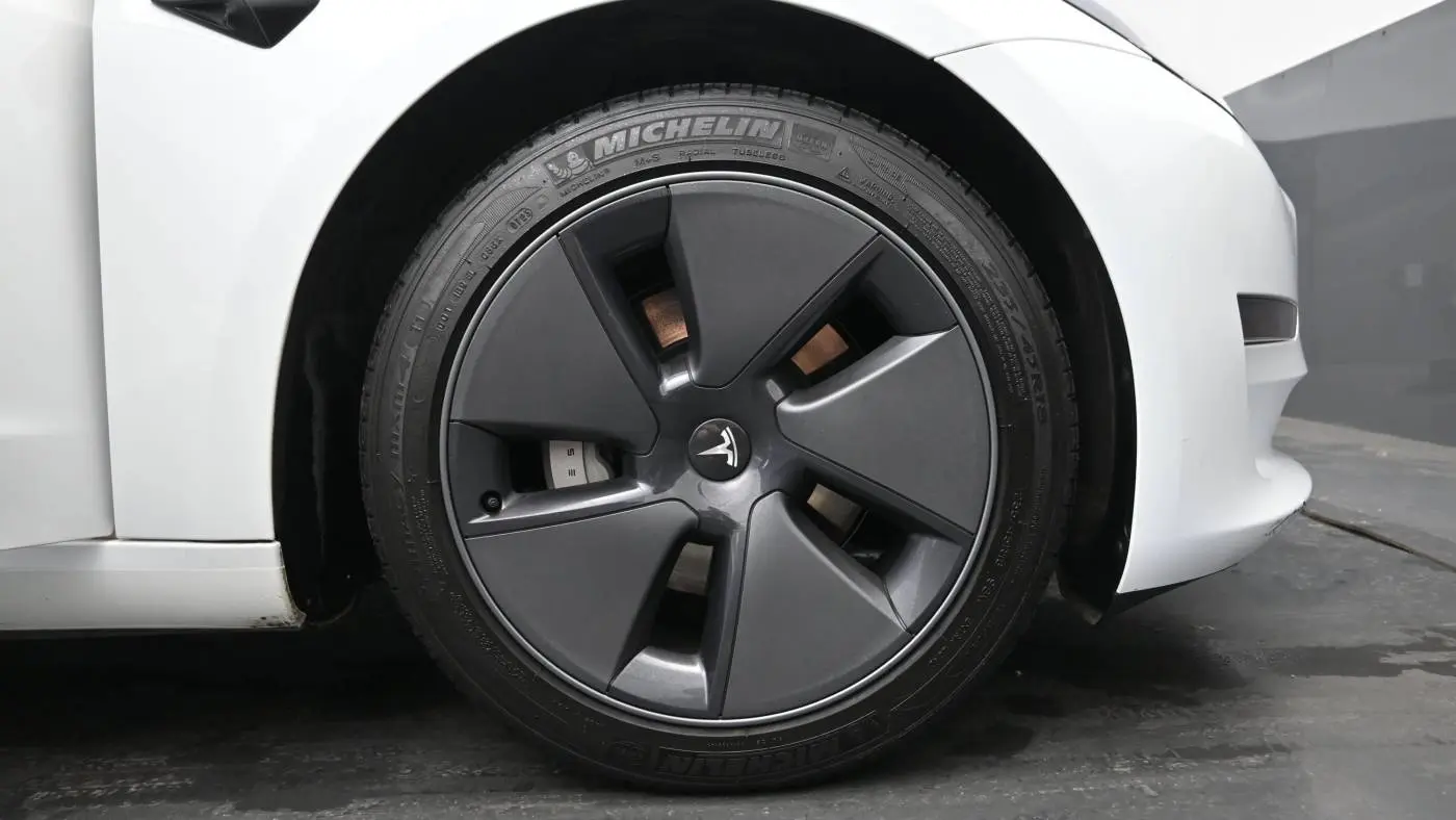 2023 Tesla Model 3 5YJ3E1EA7PF568411