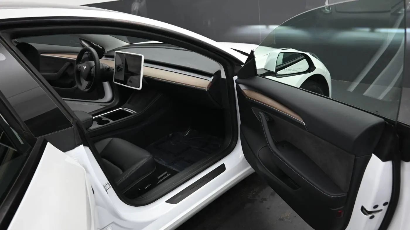 2023 Tesla Model 3 5YJ3E1EA7PF568411