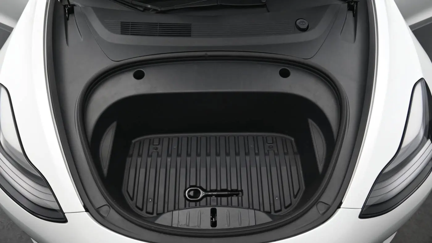 2023 Tesla Model 3 5YJ3E1EA7PF568411