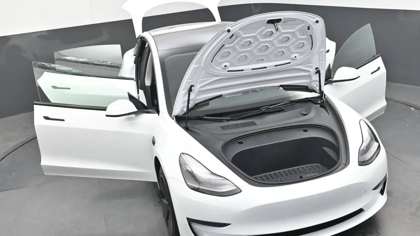 2023 Tesla Model 3 5YJ3E1EA7PF568411