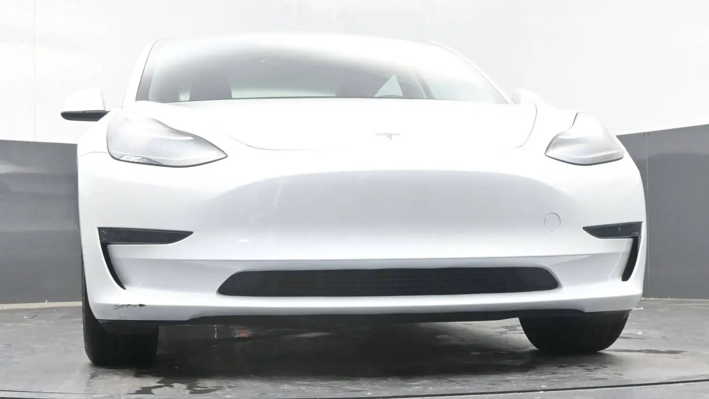 2023 Tesla Model 3 5YJ3E1EA7PF568411