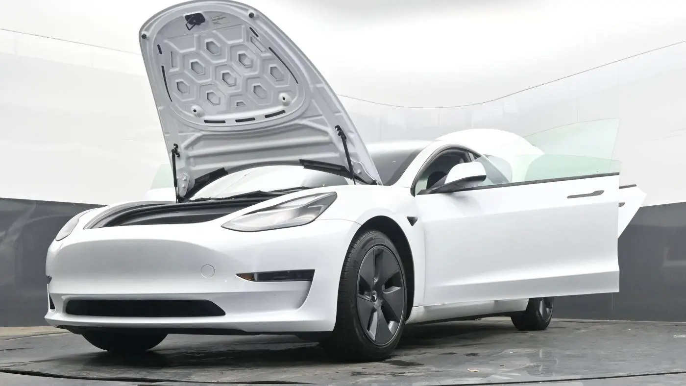 2023 Tesla Model 3 5YJ3E1EA7PF568411