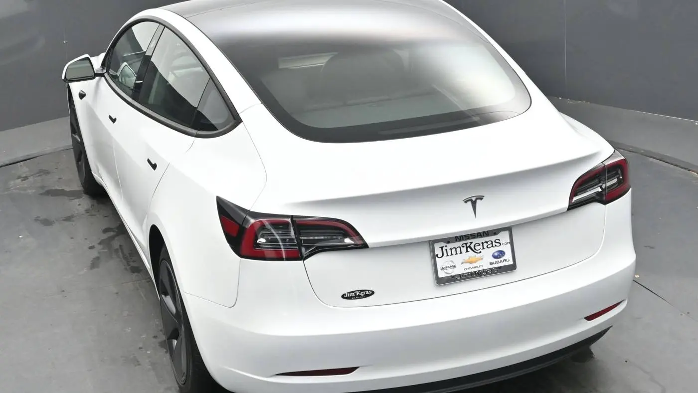 2023 Tesla Model 3 5YJ3E1EA7PF568411