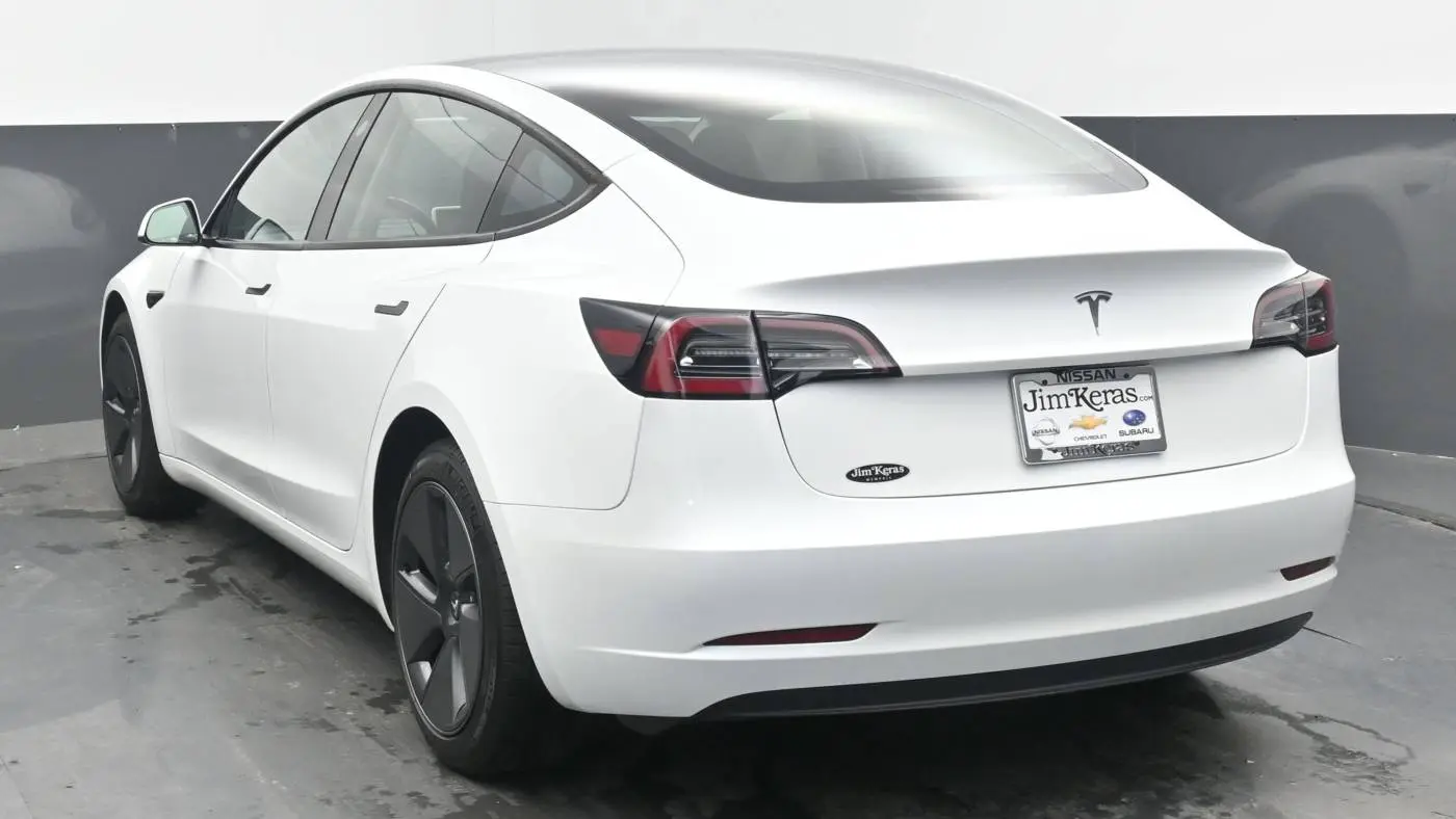 2023 Tesla Model 3 5YJ3E1EA7PF568411