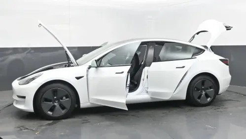 2023 Tesla Model 3 5YJ3E1EA7PF568411