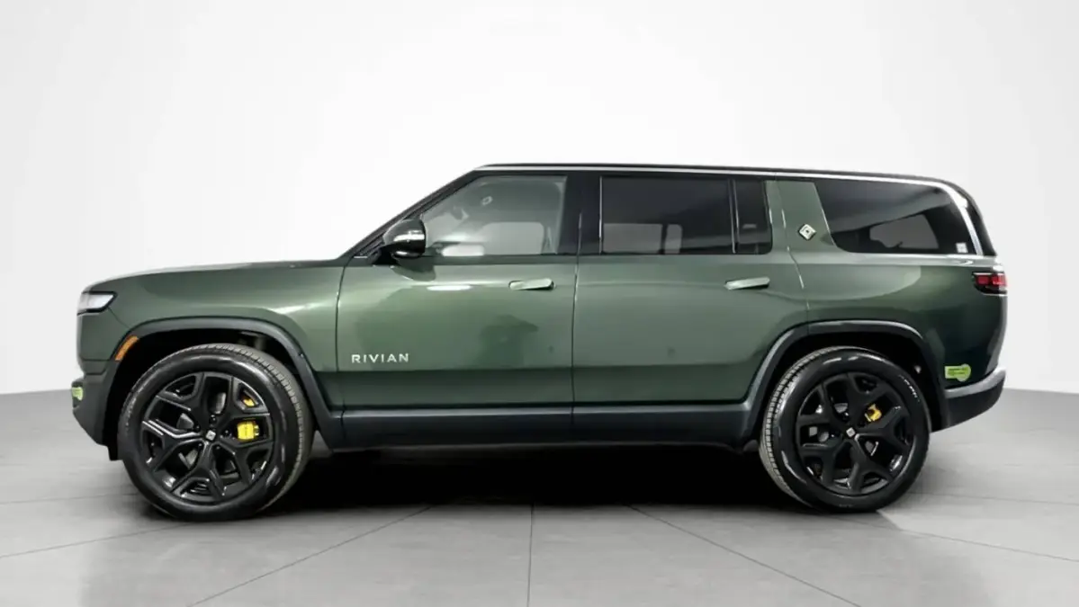 2023 Rivian R1S - Images - 2