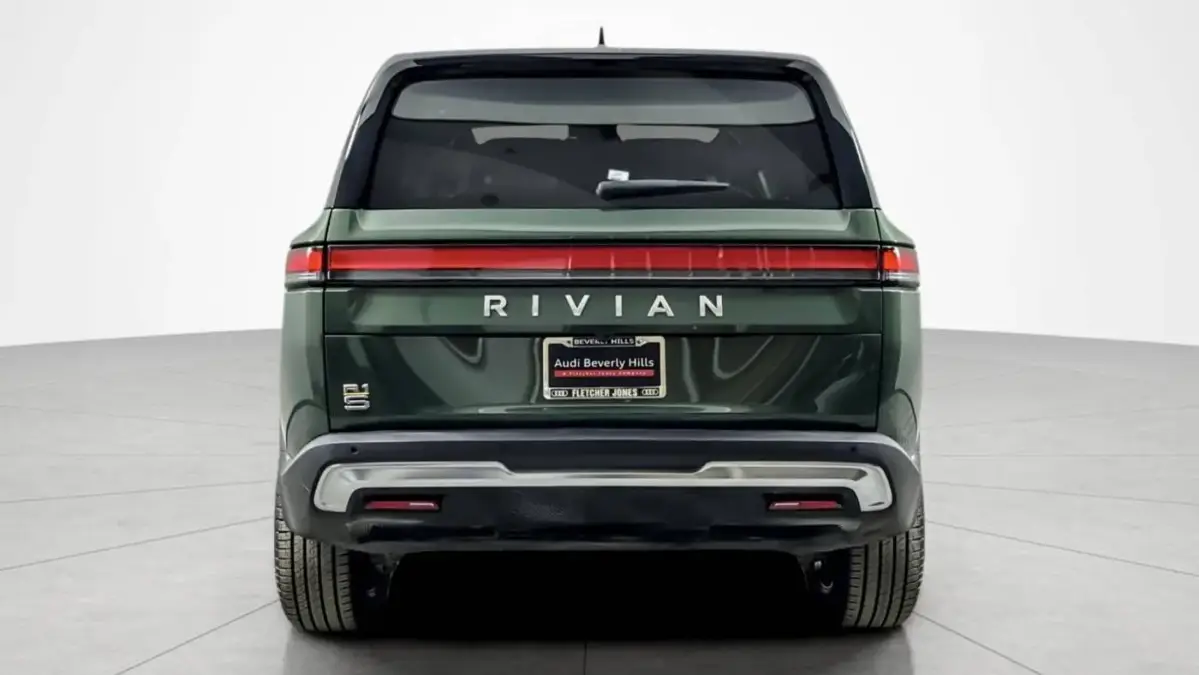 2023 Rivian R1S - Images - 4