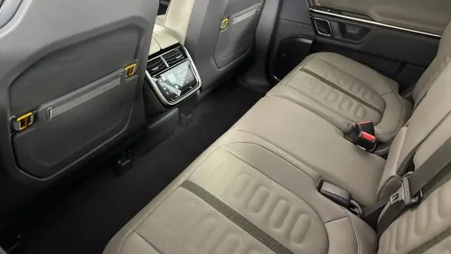 2023 Rivian R1S - Images - 11