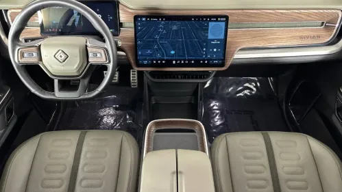 2023 Rivian R1S - Images - 12