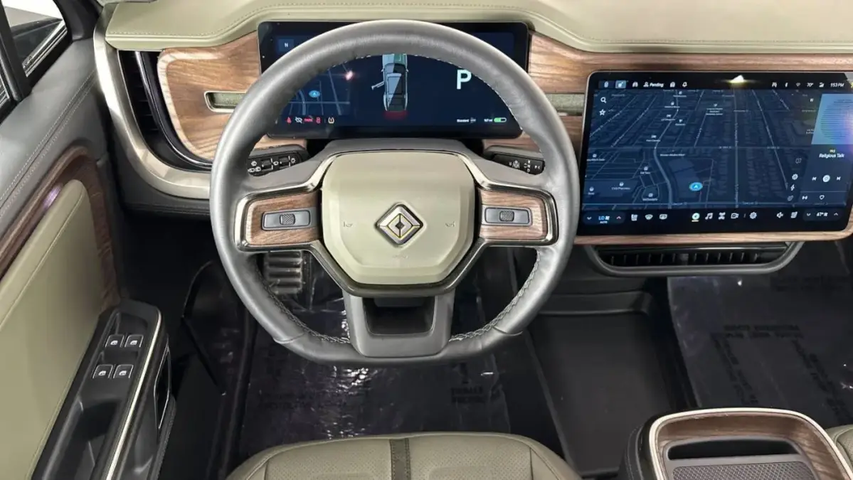 2023 Rivian R1S - Images - 13