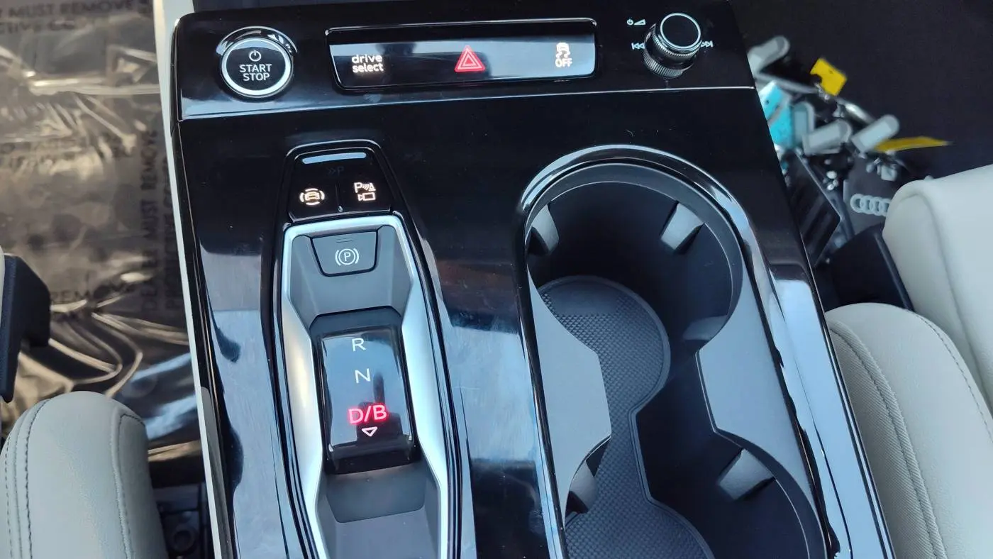 2025 Audi Q6 e-tron WA124BGFXSA036336