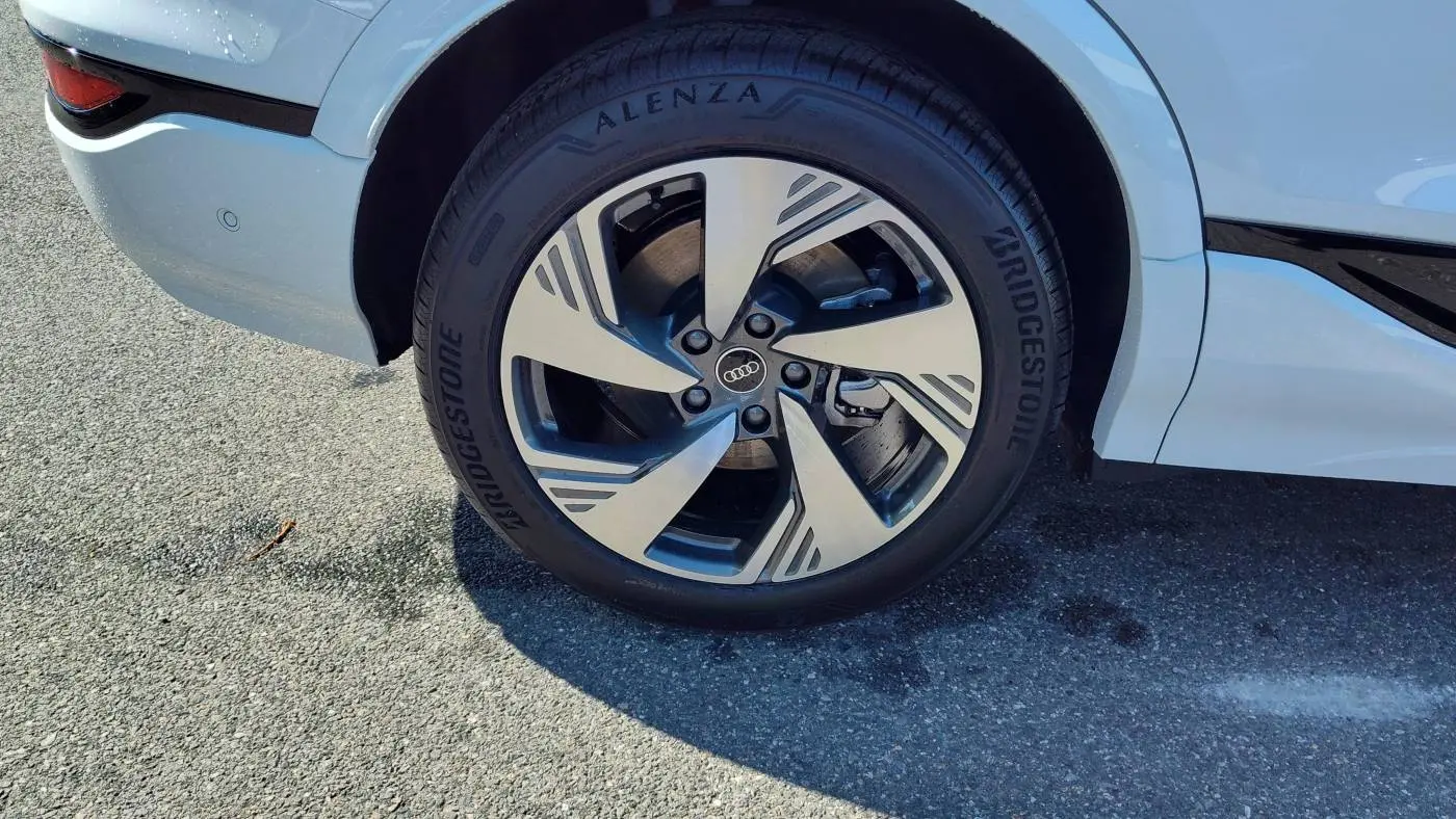 2025 Audi Q6 e-tron WA124BGFXSA036336