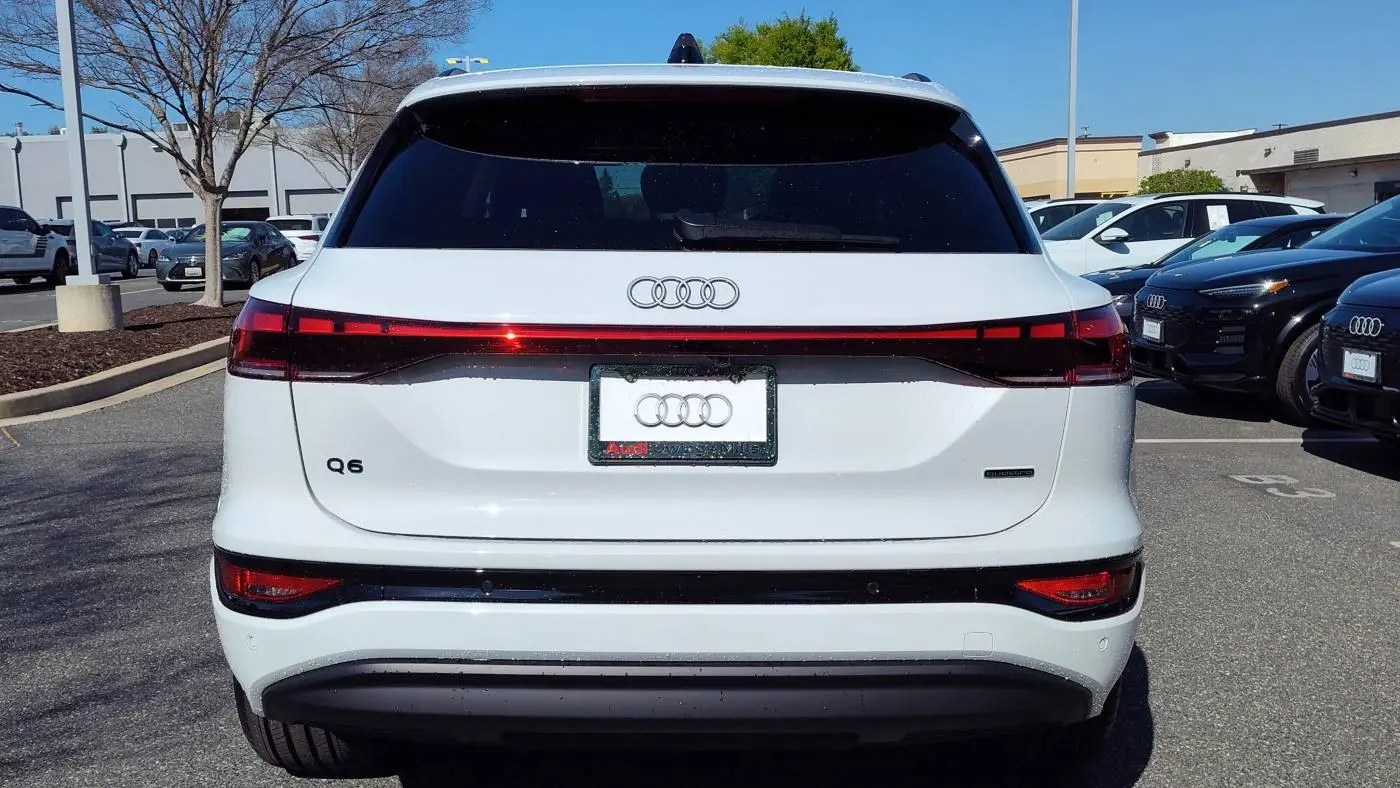 2025 Audi Q6 e-tron WA124BGFXSA036336