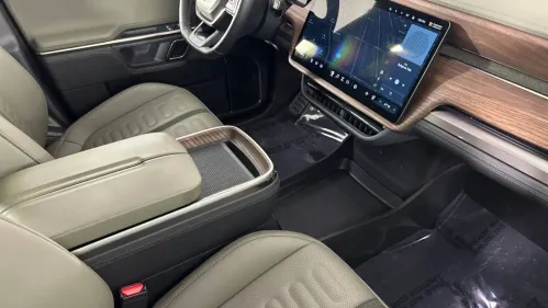 2023 Rivian R1S - Images - 16