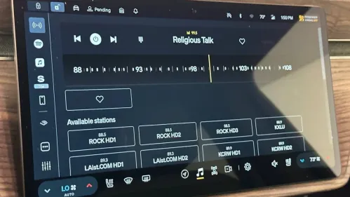 2023 Rivian R1S - Images - 18