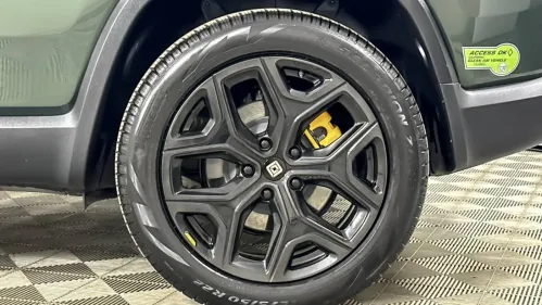 2023 Rivian R1S - Images - 26