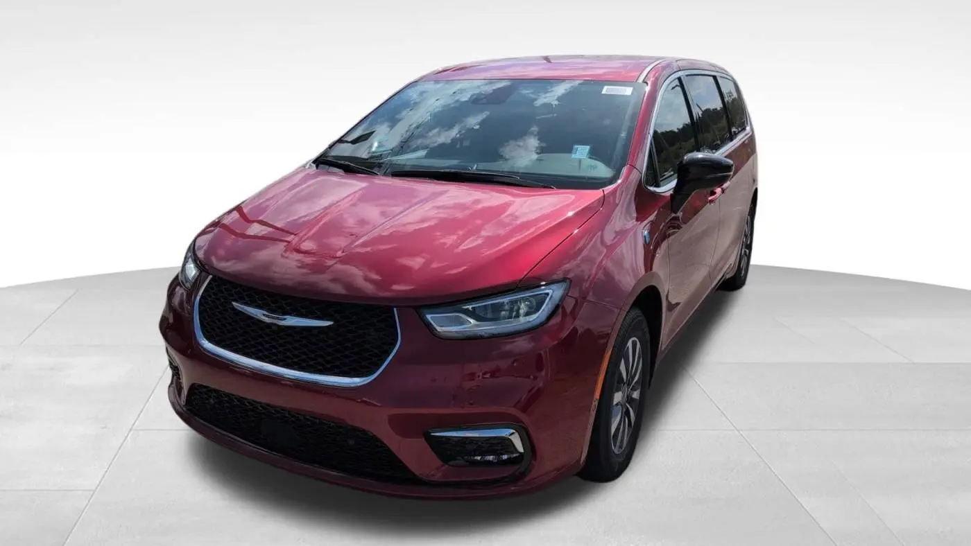 2025 Chrysler Pacifica 2C4RC1S72SR576051