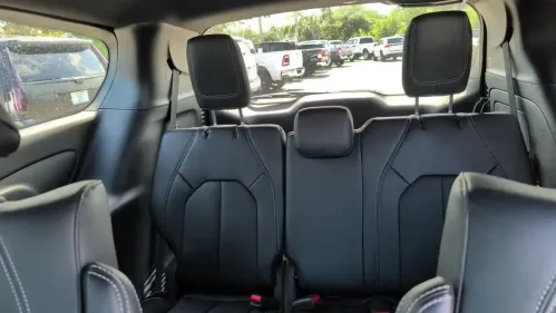 2025 Chrysler Pacifica 2C4RC1S72SR576051