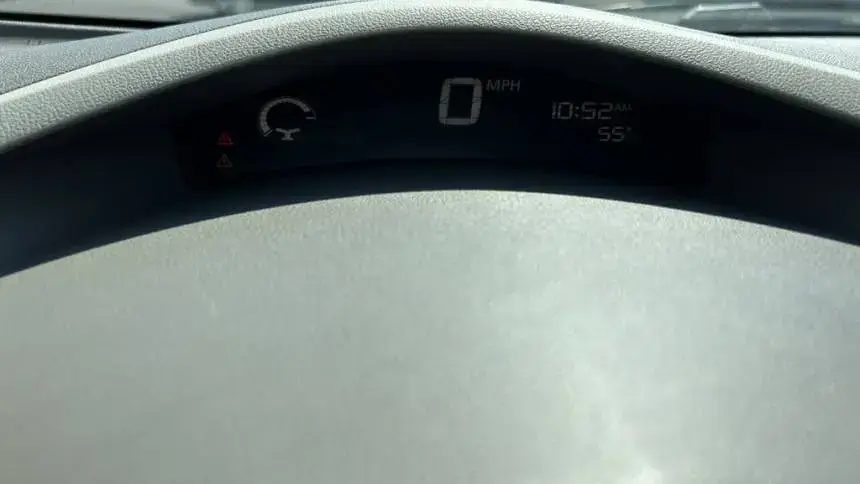 2014 Nissan LEAF - Images - 18