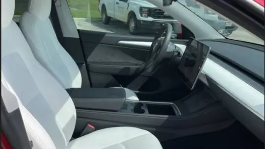 2023 Tesla Model Y 7SAYGDEF3PF644500