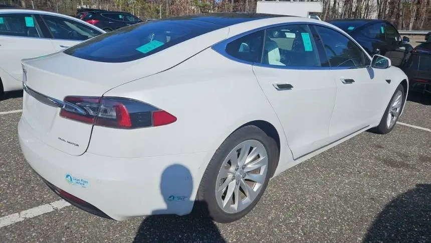 2019 Tesla Model S 5YJSA1E25KF311708