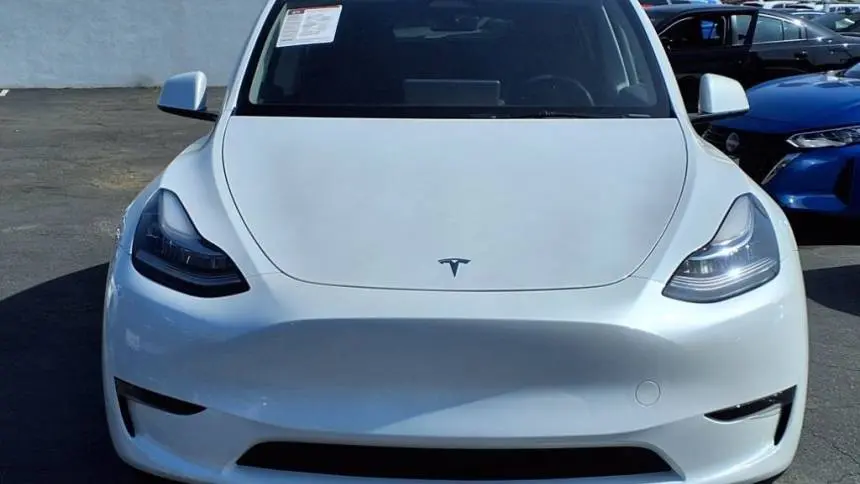 2023 Tesla Model Y 7SAYGDEE7PA085733