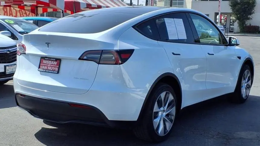 2023 Tesla Model Y 7SAYGDEE7PA085733