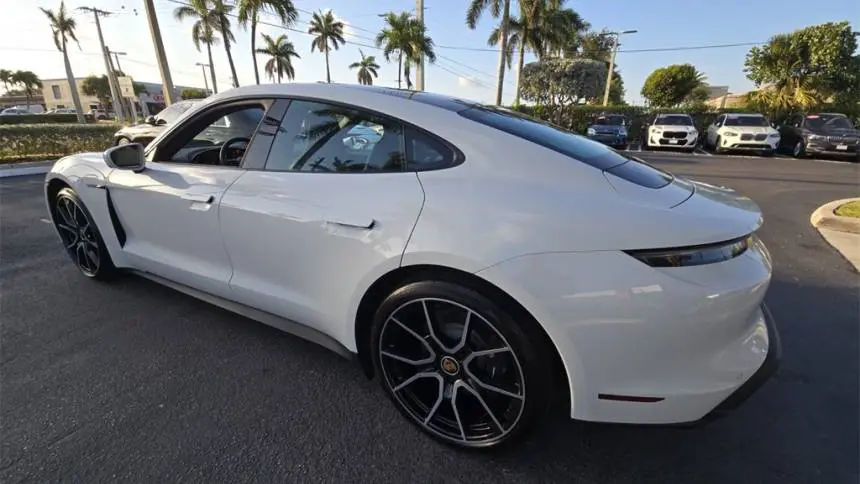 2023 Porsche Taycan WP0AA2Y15PSA10213