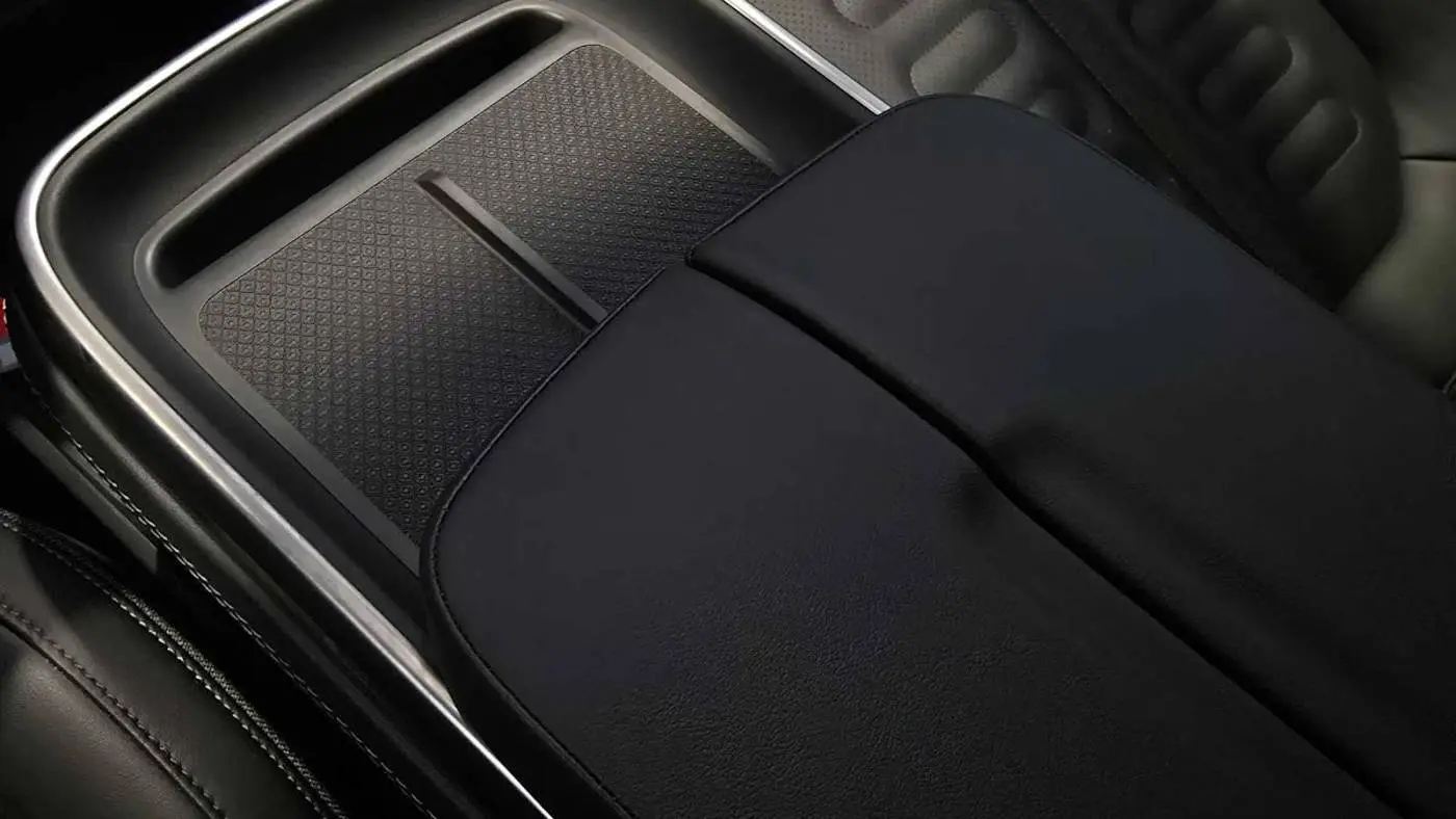 2025 Rivian R1S 7PDSGBBA6SN045481