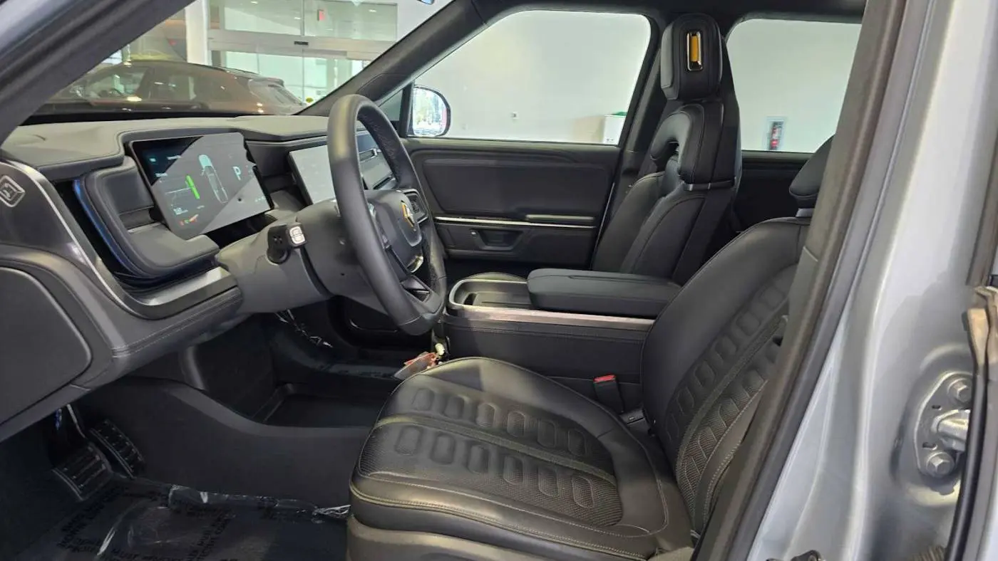 2025 Rivian R1S 7PDSGBBA6SN045481