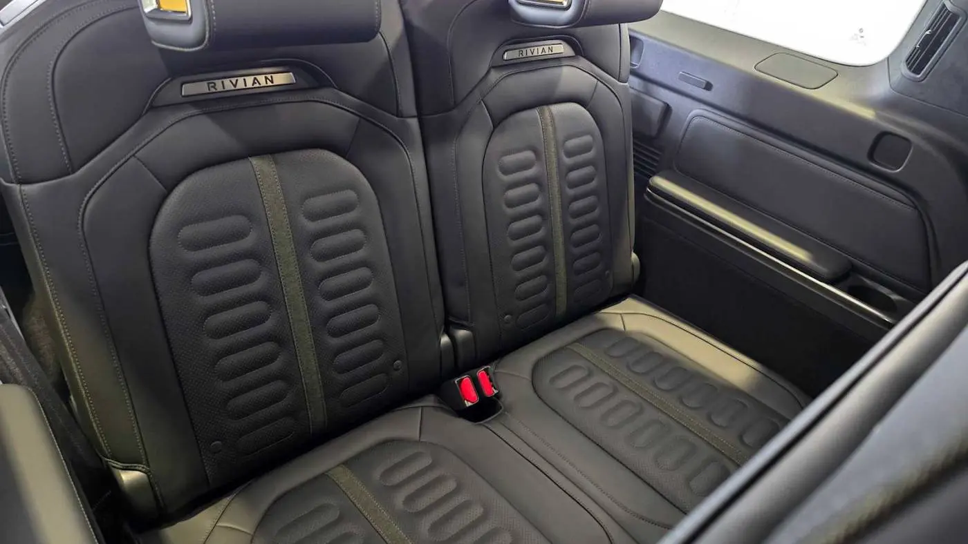 2025 Rivian R1S 7PDSGBBA6SN045481