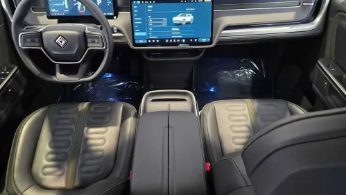 2025 Rivian R1S 7PDSGBBA6SN045481