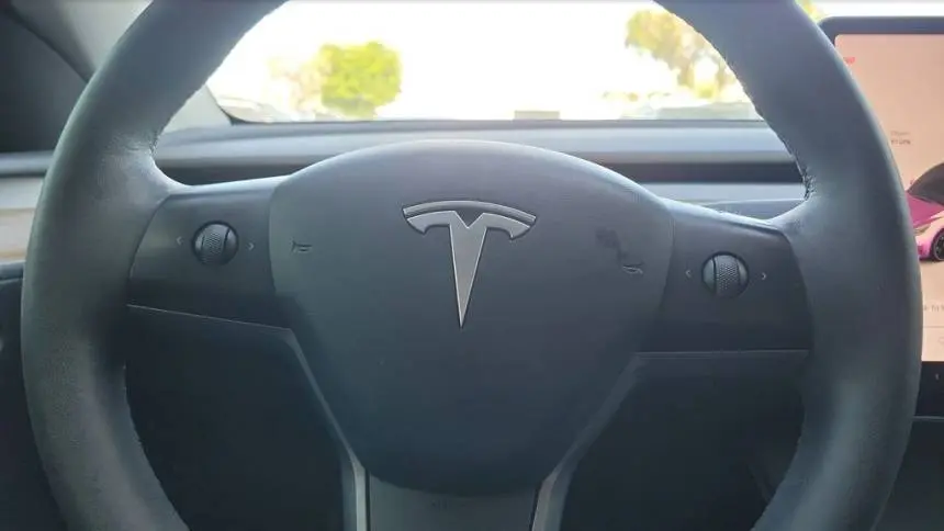 2022 Tesla Model Y 7SAYGDEF7NF563464