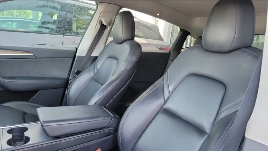 2022 Tesla Model Y 7SAYGDEF7NF563464