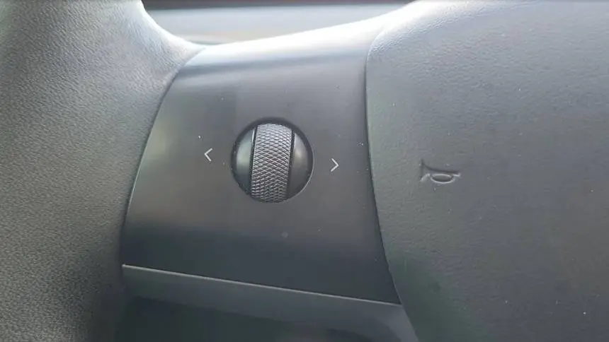 2022 Tesla Model Y 7SAYGDEF7NF563464